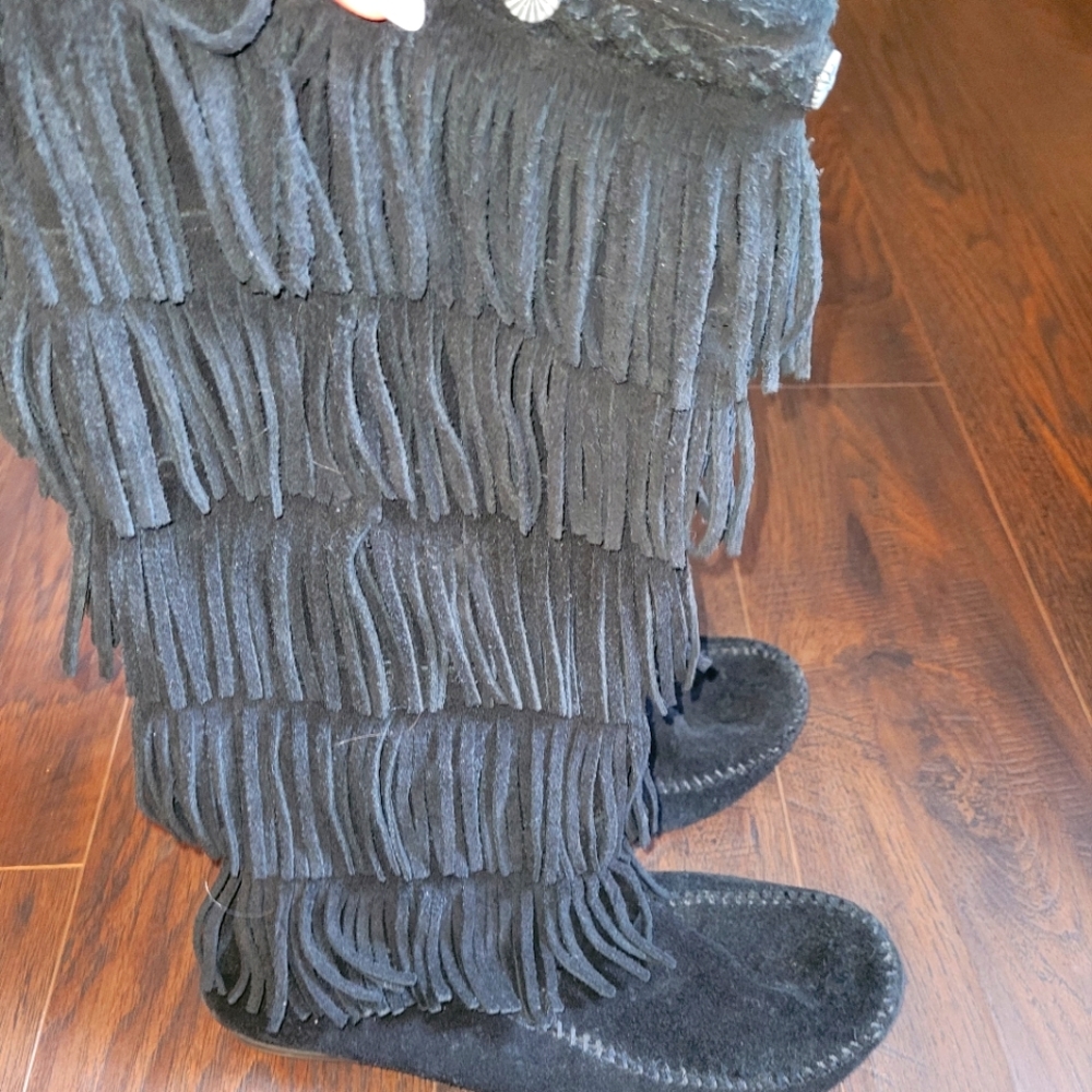 Womens Minnetonka Fringe Boots